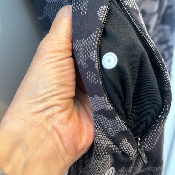 Lululemon Close to Crossing LS Rulu - Heritage Camo Jaquard Black Lunar Rock - Picture 5 of 6